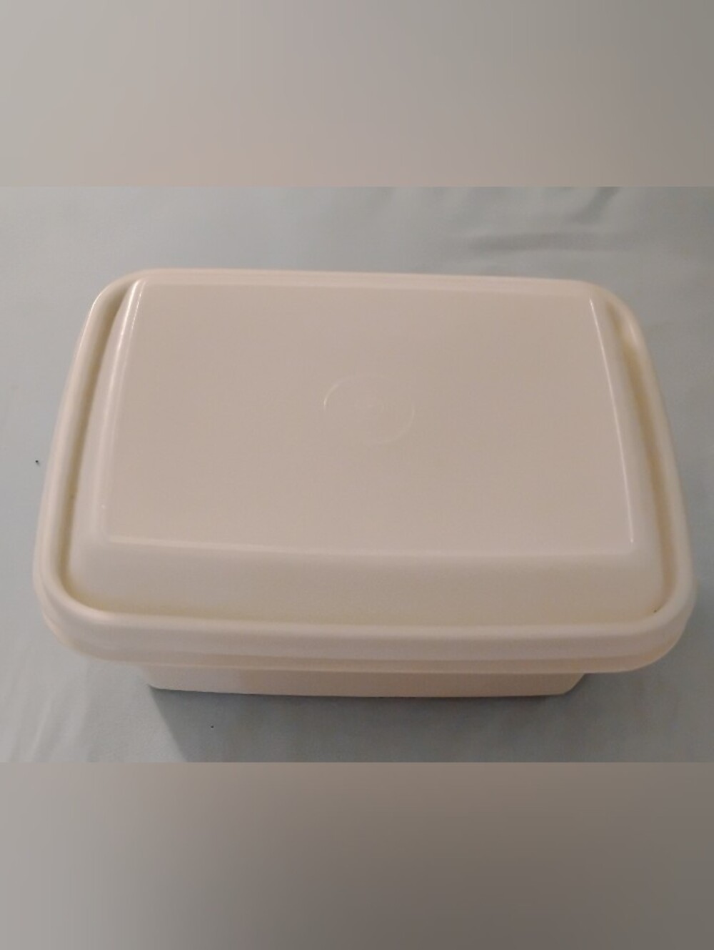 Tupperware Ice Cream Keeper - Picture 2 of 3